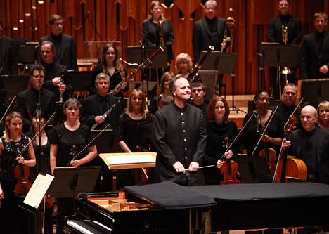 Sakari Oramo on BBC:n sinfoniaorkesterin ylikapellimestari. Kuva vuodelta 2015, jatkosopimus yltää nyt jo vuoteen 2026.