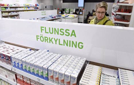 Flunssalääkkeitä Tapiolan apteekissa Espoossa 13. huhtikuuta 2017.