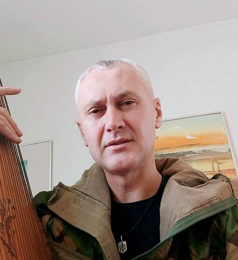 Ukrainalainen sisustuspuuseppä Igor Subotiak on remontoinut vuosia koteja pääkaupunkiseudulla. Sunnuntaina hän lähti sotaan.