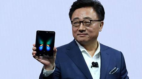 Samsung esitteli odotetun taittuvan älypuhelimensa