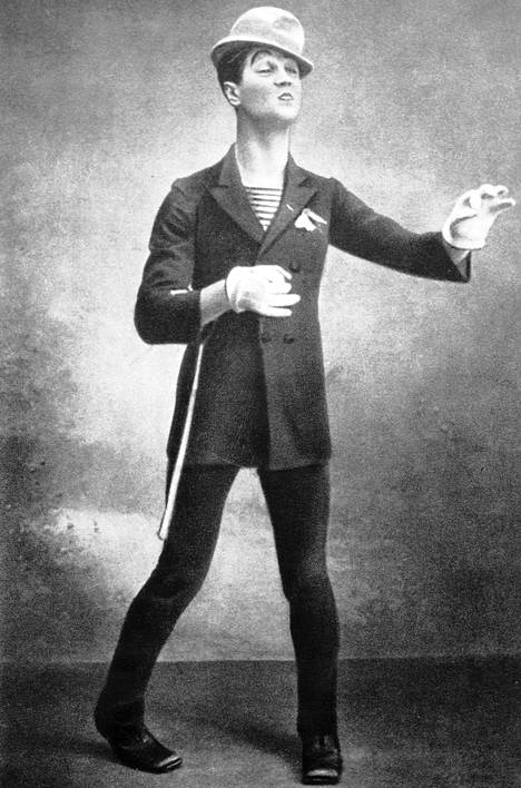 Maurice Chevalier 1910.