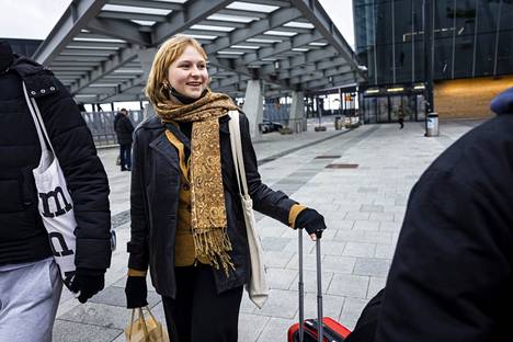 Helka Rädyn mukaan hänen seurueensa otti lyhyellä matkallaan huomioon Viron koronavirustilanteen.