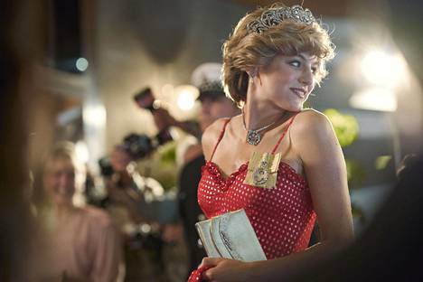 Netflix-sarjassa prinsessa Dianaa näyttelee Emma Corrin.