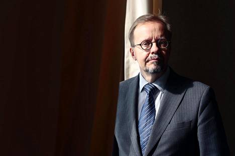 Korkeimman oikeuden syyskuussa aloittava presidentti Tatu Leppänen väläyttää laskutuskattoja keinona alentaa paisuneita oikeudenkäyntikuluja.