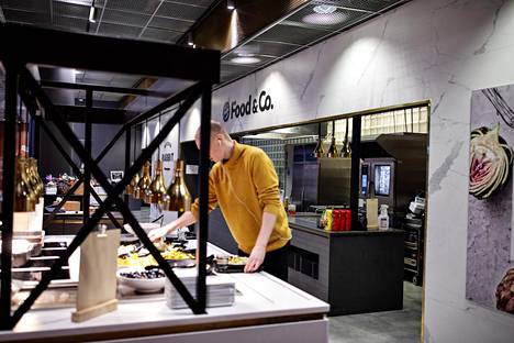 Henkilöstöravintolat kärsivät, kun ihmiset siirtyvät etätöihin. Kuvassa Compass Groupin henkilöstöravintola Helsingissä. Yhtiö aloittaa ravintolahenkilöstöään koskevat yt-neuvottelut ensi viikolla.