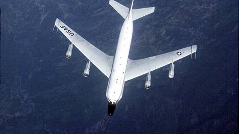 Yhdysvaltalainen RC-135-tiedustelukone.