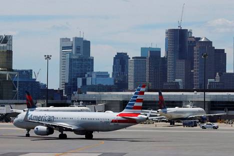 Suurimpiin yhdysvaltalaisiin lentoyhtiöihin kuuluvat muun muassa American Airlines ja Delta Air Lines.
