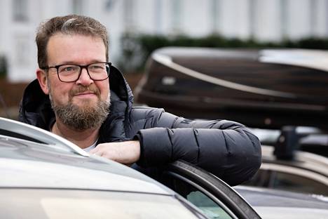 Kristian Honkanen asuu Etu-Töölössä. “Hinnat nousevat ja palvelut heikkenevät siten että pysäköintipaikkoja on entistä vähemmän. Nyt kehotetaan pysäköimään Töölön maksulliseen parkkilaitokseen, mikä on huomattavasti kalliimpaa.”