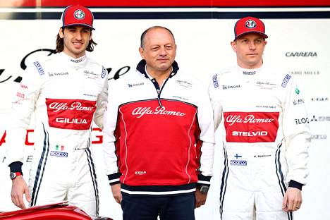 Antonio Giovinazzilla, tallipäällikkö Frederic Vasseurilla ja Kimi Räikkösellä oli tuskainen viikonloppu Monacossa.