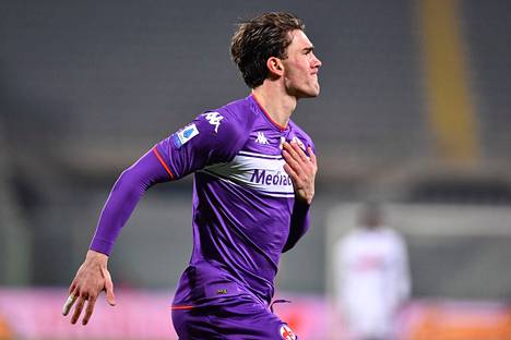 Dušan Vlahovićin tuuletusnäyte maalin jälkeen 17. tammikuuta, kun ACF Fiorentina ja  Genoa CFC kohtasivat Artemio Franchi -stadionilla.