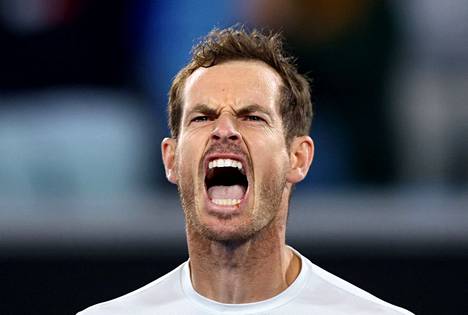 Andy Murray huusi voitonriemussaan Australian avointen toisella kierroksella.