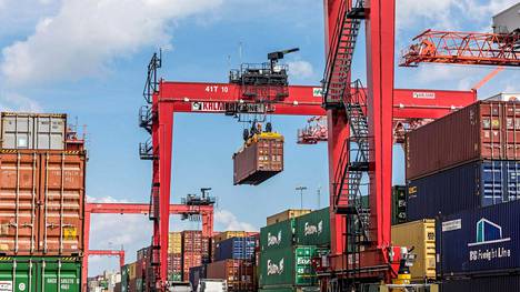 Teollisuus | Cargoteciin kuuluva Kalmar sai yli 30 miljoonan euron tilauksen terminaalitraktoreista