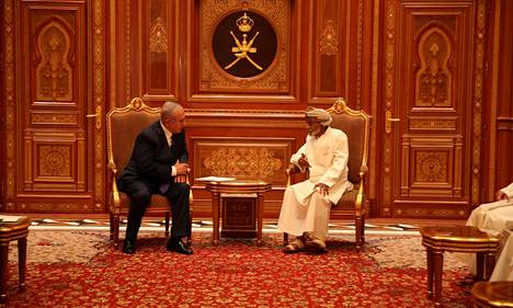 Israelin pääministeri Benjamin Netanjahu tapasi Omanin sulttaanin Qaboos bin Said al Saidin. Tapaamisesta kerrottiin vasta Netanjahun palattua kotimaahansa.