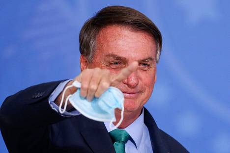Brasiliassa tyytymättömyys presidentti Jair Bolsonaroon kasvaa. Heinäkuun lopussa kymmenettuhannet ihmiset lähtivät kaduille vaatimaan koronavirus­pandemiaa ja virustoimia vähätelleen Bolsonaron asettamista virkasyytteeseen.