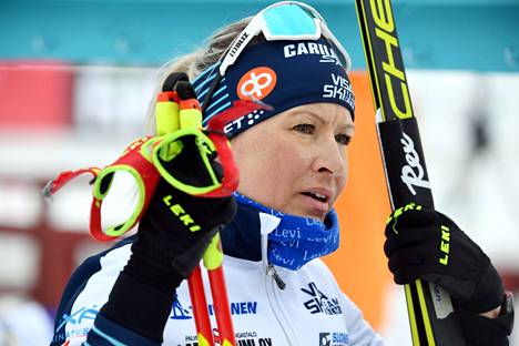 Riitta-Liisa Roponen ei pääse antamaan enää lisää olympianäyttöjä, kun FIS ei löytänyt Planican perutuille maailmancupin kisoille korvaavaa järjestäjää. Kuva maaliskuulta 2021.