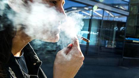 Tupakat tumpanneet nuoret ovat nyt nuuska huulessa – FoPSissa nuuskabuumia ei tunnisteta tai käyttö on piilossa