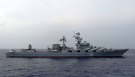 Huhtikuussa uponnut Venäjän laivaston Moskva-lippulaiva kuvattiin Välimerellä joulu­kuussa 2015.