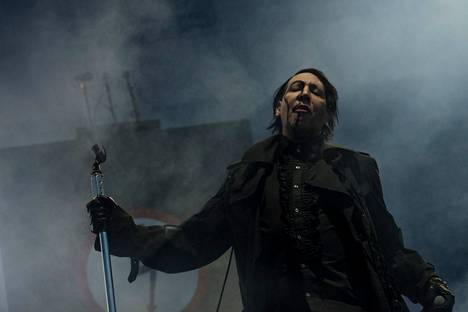 Marilyn Manson esiintyi vuonna 2018 Rockfest-tapahtumassa Hyvinkään lentokentällä.