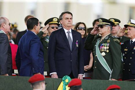 Brasilian presidentti Jair Bolsonaro osallistui perjantaina Sotilaan päivän juhlallisuuksiin pääkaupungissa Brasíliassa.