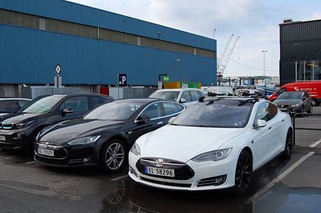 Norjassa joka kolmas uusi auto on Tesla.