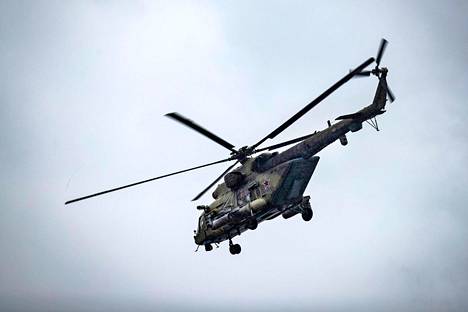 Ilmatilaloukkauksesta epäilty Mi-17-tyyppinen helikopteri on Venäjällä yleisesti käytössä. Kuva Syyriasta vuodelta 2020.