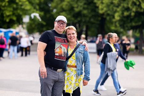 Harri Pettersson bought VIP tickets for his wife Sari Pettersson as a surprise gift.