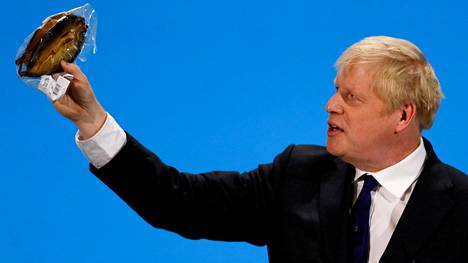 Britannian pääministeri Boris Johnson nousi julkisuuteen puoli­totuuksia laukovana ilveilijä-toimittajana, ja samat temput ovat käytössä yhä