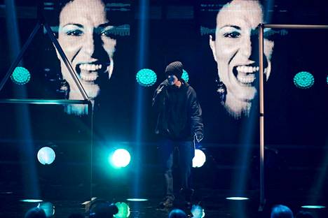 Maria Lund esitti räppäystaitojaan Tähdet tähdet -tv-ohjelmassa runsas viikko sitten laulamalla Eminemin Lose Yourself -klassikon.