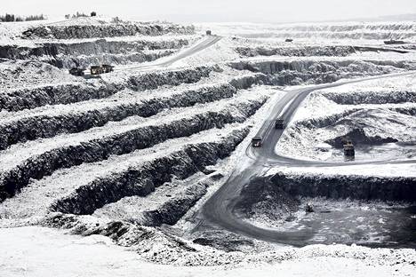 Valtion kaivosyhtiö Terrafame alkaa vuonna 2020 tuottaa akkukemikaaleja Sotkamossa. Kaivoksen avolouhos on kasvanut sitä mukaa kuin tuotanto on lisääntynyt.