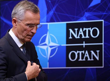 Naton pääsihteeri Jens Stoltenberg johti Naton neuvoston kokousta torstaina.