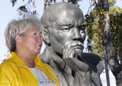 Natalia Moision mielestä Lenin-patsaan siirtäminen ei poista historiaa.