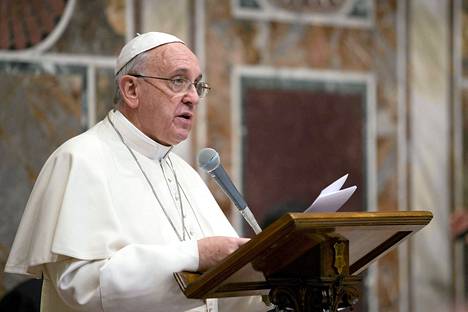 Paavi Franciscus piti julkisen puheen Vatikaanissa maanantaina.