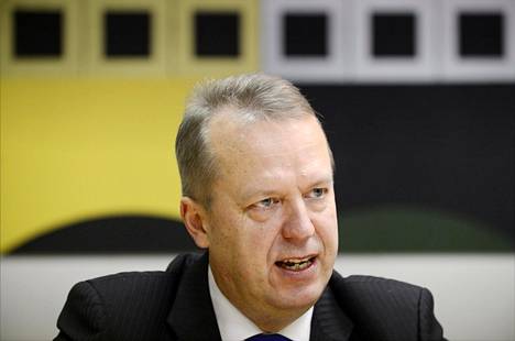 Valtiovarainministeriö ei ryhdy toimiin virkarikoksesta syytetyn Tullin pääjohtajan suhteen – päätös jakaa oikeustieteilijöiden näkemyksiä