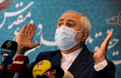 Javad Zarif tiedotustilaisuudessa Teheranissa helmikuussa 2021.