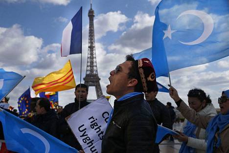 Ranskassa asuvat uiguurit osoittivat mieltään Pariisissa kesällä 2019, kun Kiinan johtaja Xi Jinping oli Ranskassa valtiovierailulla.