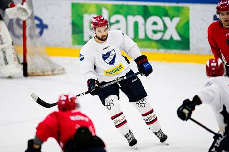 Emil Bemström pelasi HIFK:ssa syyskaudella 2020. Kuva syyskuun harjoituksista.
