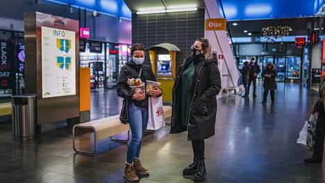 Koronavirus | Ruotsin koronatilanne vaikuttaa Suomeen rajaseudulla, mutta virusta liikkuu myös toiseen suuntaan: ”Tässä on aika tasa-arvoisesti viety ja tuotu sitä”
