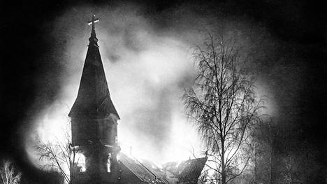 Sata vuotta sitten Jyväskylässä paloi kirkko, ja sota alkoi – mutta oliko palo punaisten tai valkoisten syytä?