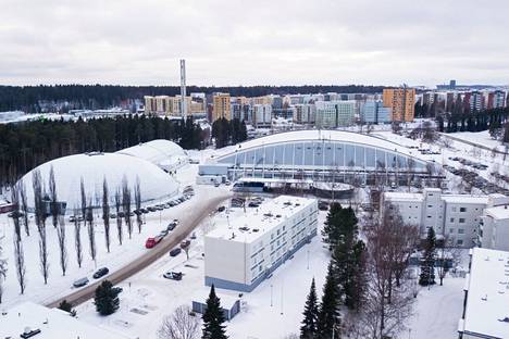 Tampereen Hakametsän jäähallin työntekijät ovat tehneet omaa bisnestä ja rahastaneet käyttäjiltä maksuja omaan taskuunsa.