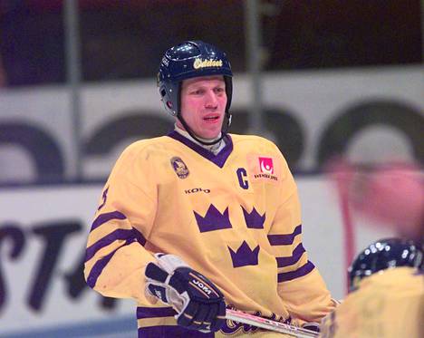Jonas Bergqvist on pelannut Ruotsin paidassa 272 A-maaottelua. Kuva vuodelta 1997.