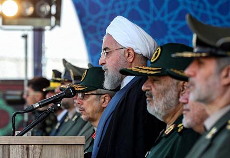 Iranin presidentti varoittaa Yhdysvaltoja: Pysykää poissa Persian­lahdelta