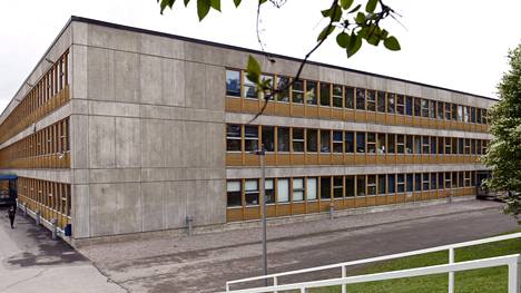 Helsingin suomalainen yhteiskoulu on yksi lakkouhan alla olevista kouluista.