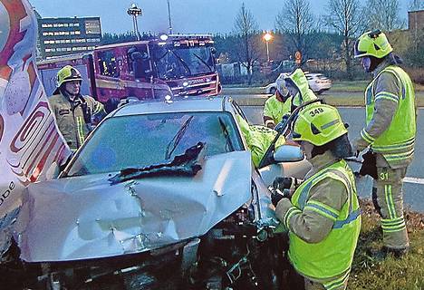 Rattijuoppo aiheutti auto-onnettomuuden Turussa.