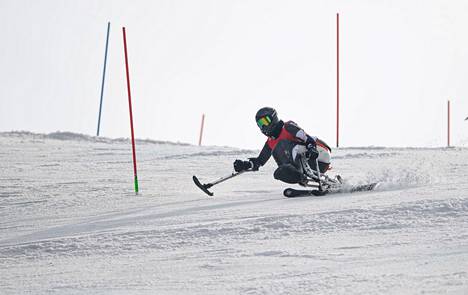 Kelkkalaskija Maiju Laurilan paralympialaiset päättyivät keskeytykseen pujottelun ensimmäisellä kierroksella.