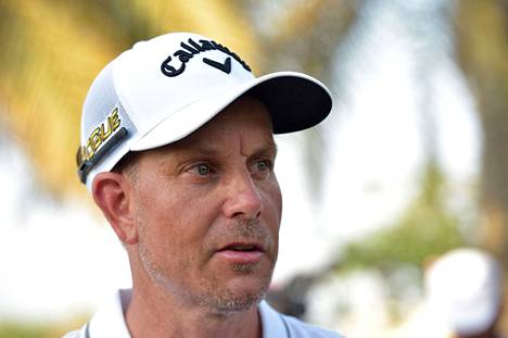 Ruotsalainen golfsuuruun Henrik Stenson pelaa Saudia-Arabian kiertueella.