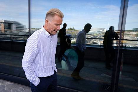 Mika Anttonen, the owner of the energy company St1, has openly stated that he is interested in buying the Helsinki hall.