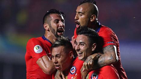 Chile aloitti Copa American murskavoitolla Japanista – Sanchez osui vihdoin