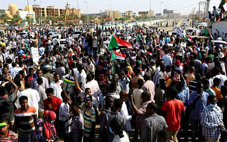 Mielenosoittajat vastustivat mahdollista sotilasvaltaa viime viikon torstaina Sudanin pääkaupungissa Khartumissa. 