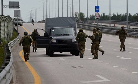 Wagner fighters on the M-4 highway on the way to Moscow.