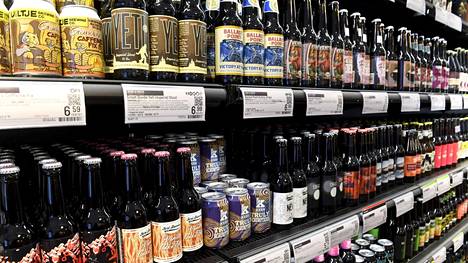 Alkoholi | Suomalaiset juovat nyt tasan 10 litraa sataprosenttista alkoholia vuodessa – viinanjuonti vähenee, mutta Suomessa on kaksi aluetta, joissa myynti kasvaa